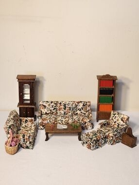Miniature Dollhouse Wooden Furniture Lot With Accessories